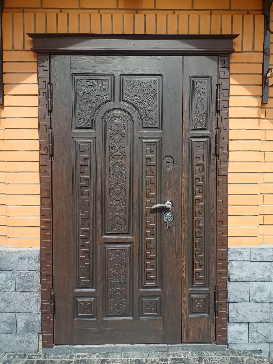 Фото двери после покраски